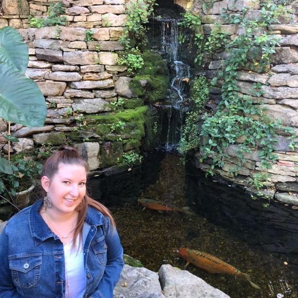 Meet your Posher, Tori - Picture 1 of 1